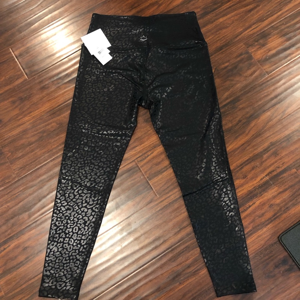 Leopard Sportgloss Smooth Operator High Waisted Midi Legging - limited edition